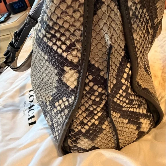 Coach Python Print Women's Bag - Picture 4 of 15